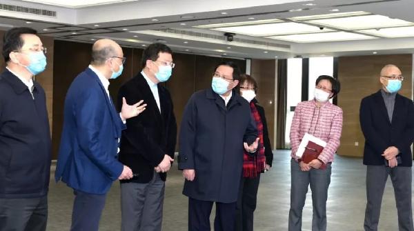 上海市委書(shū)記李強(qiáng)蒞臨上藥控股檢查疫情防控物資供應(yīng)保障工作