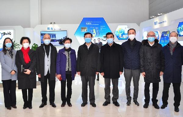 上海市委常委、常務(wù)副市長(zhǎng)陳寅調(diào)研市抗疫醫(yī)療物資保障基地