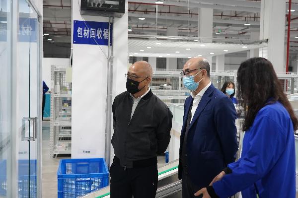 疫情在前，責(zé)任在肩！左敏總裁一行檢查慰問上藥物流抗疫保供工作