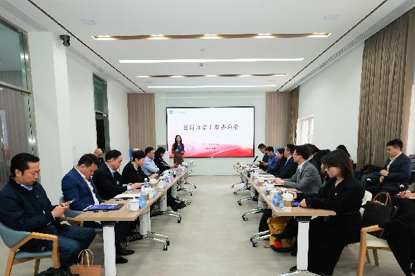 阿斯利康中國(guó)總經(jīng)理林驍帶隊(duì)參訪上藥云健康“益藥·綜合旗艦體”，共筑醫(yī)藥創(chuàng)新服務(wù)新生態(tài)